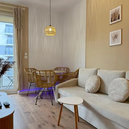 شقة Bohos -2 Min To Center & Seaside *