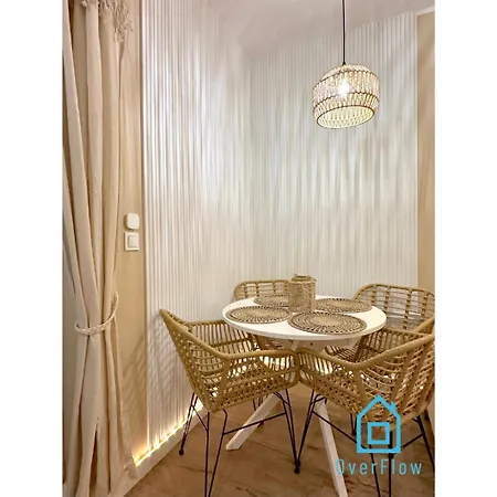 شقة Bohos -2 Min To Center & Seaside *